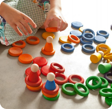 Juguetes Montessori para los niños según su edad - Etapa Infantil